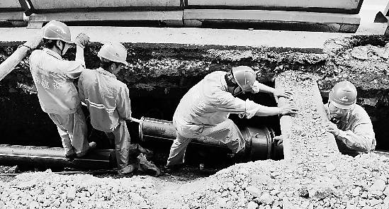 ����ȼ����M�и���